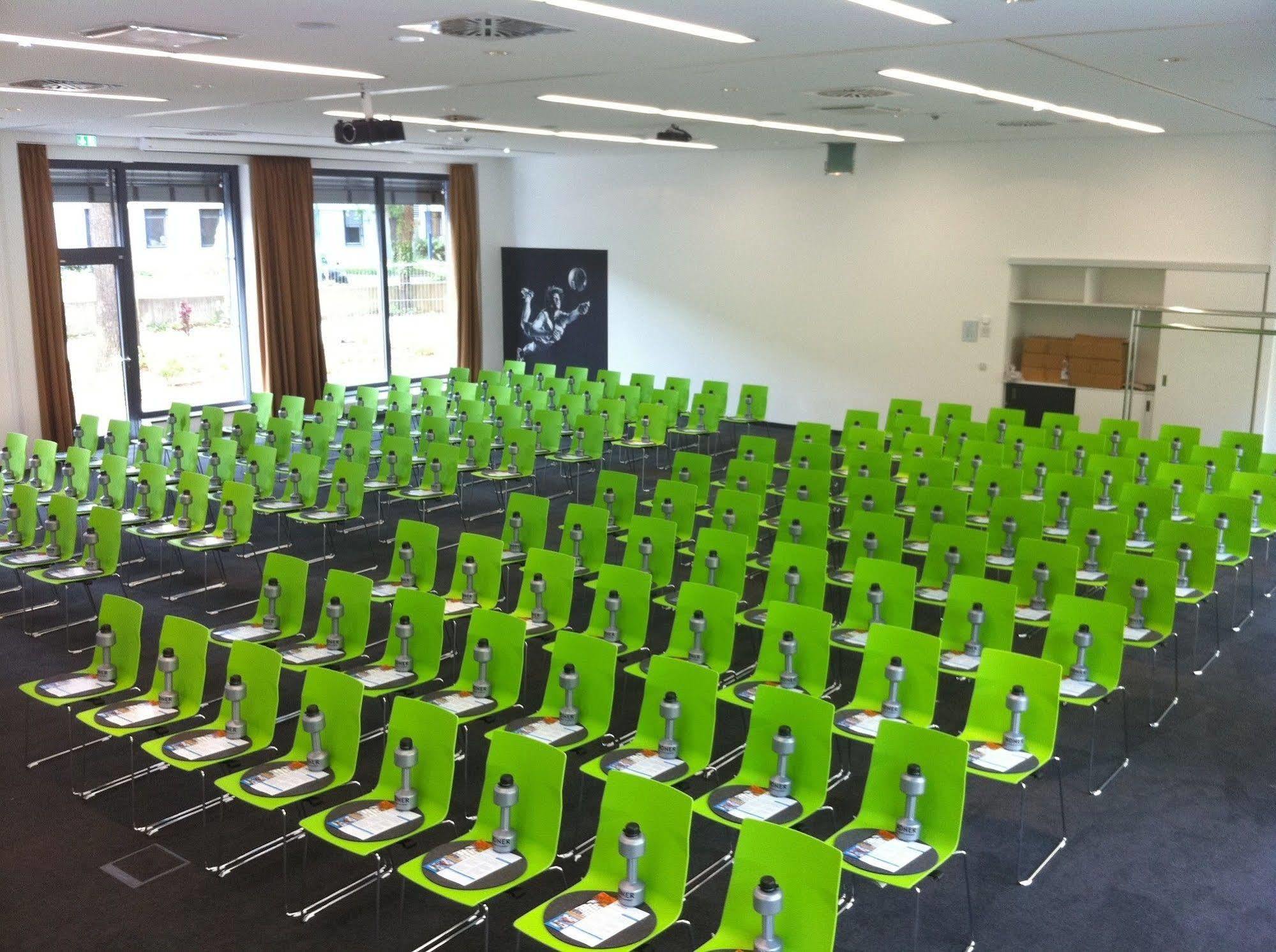 Hotel Lindner Frankfurt Sportpark, Part Of Jdv By Hyatt 3*