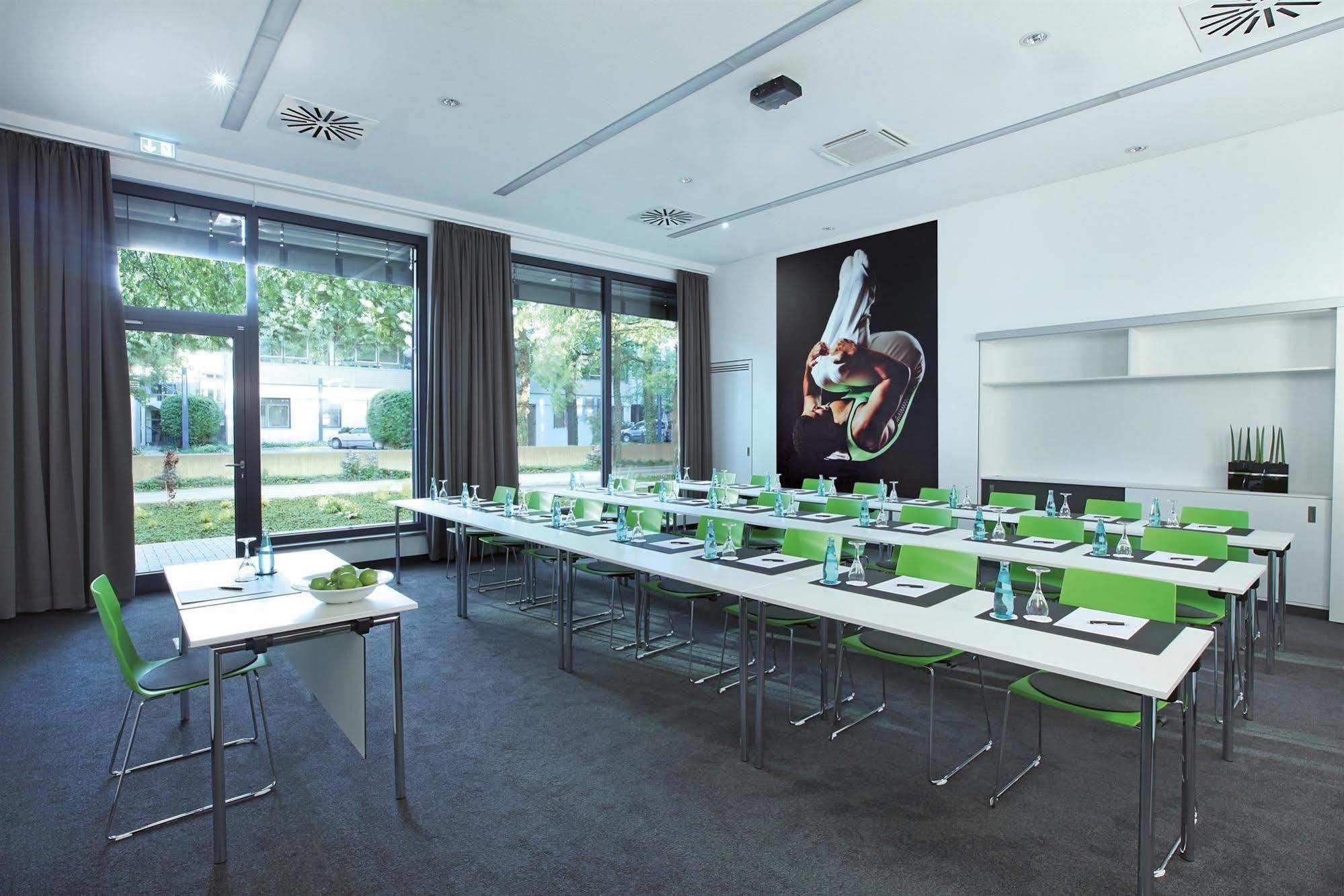 Lindner Frankfurt Sportpark, Part Of Jdv By Hyatt 3*